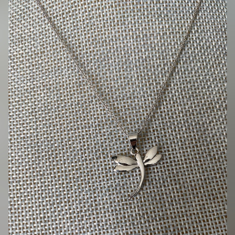 Elegant Sterling Silver Dragonfly Pendant Necklace - Picture 3 of 6